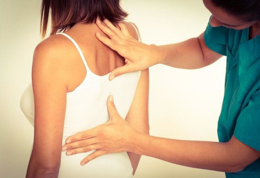 تھوراسک آسٹیوچنڈروسس کے لئے ایک ماہر کے ذریعہ امتحان